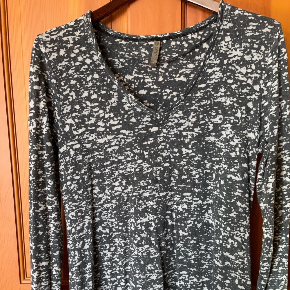 XCVI - Dark and light Grey - light weight super soft long sleeve